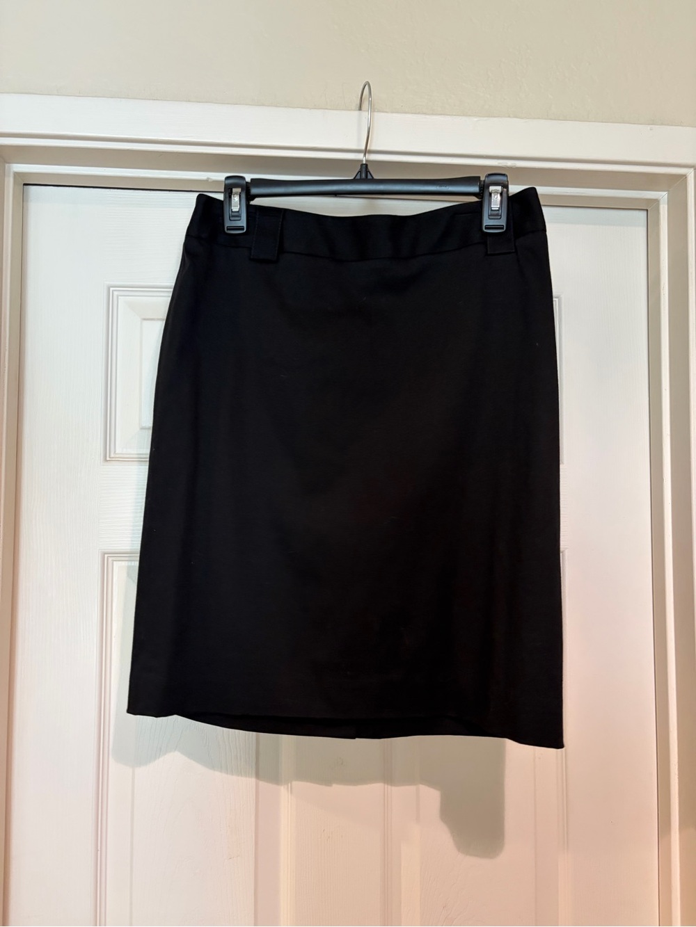 White House Black Market Black Pencil Skirt Size 8 NWT